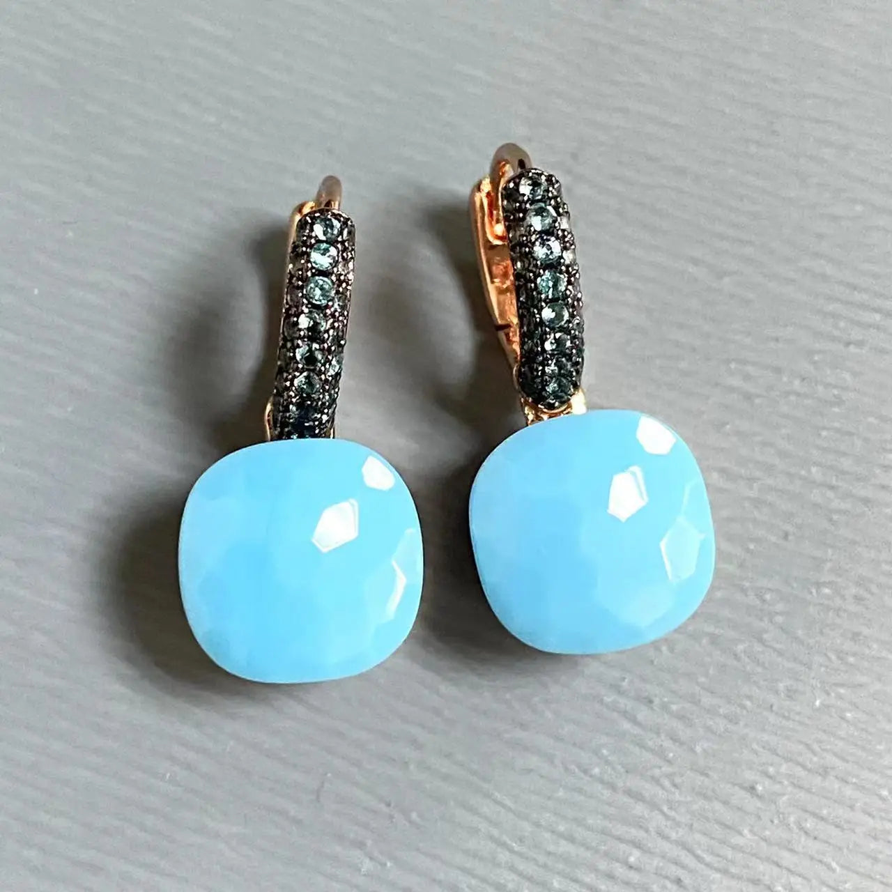 Classic Nudo Earrings