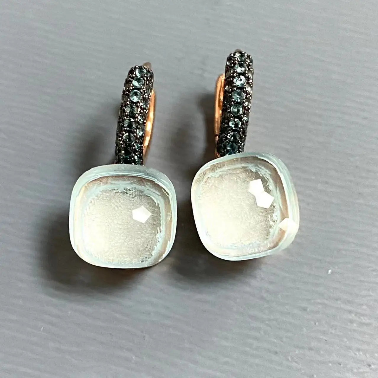 Classic Nudo Earrings