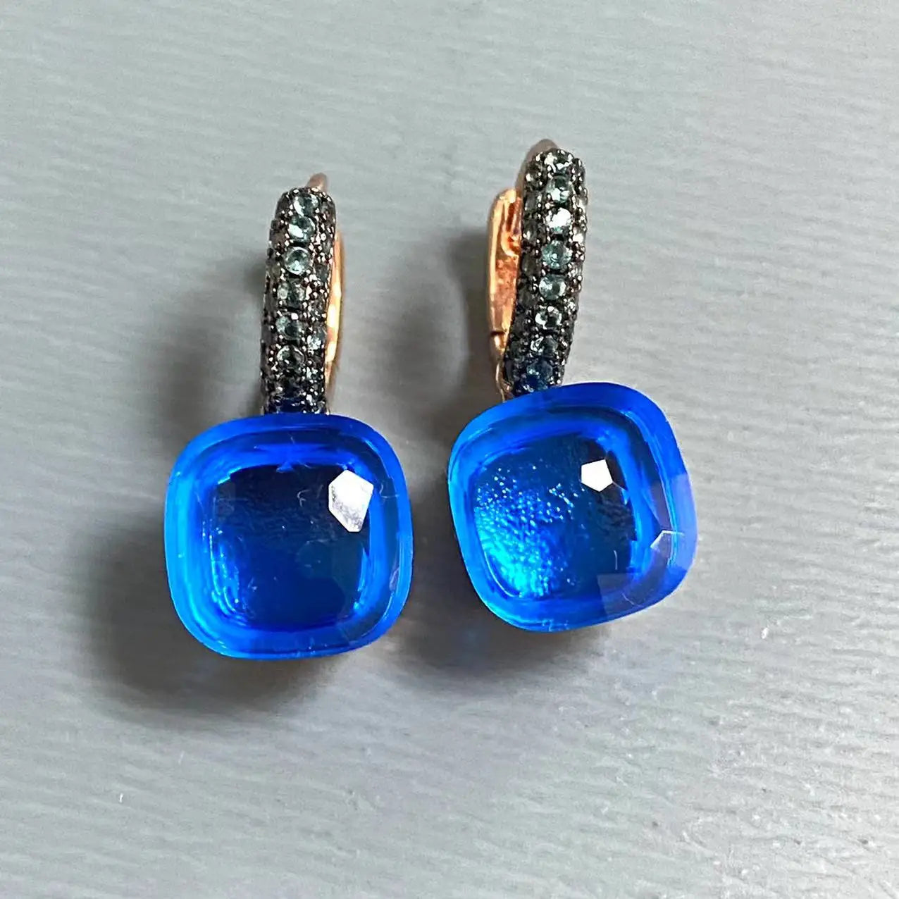 Classic Nudo Earrings