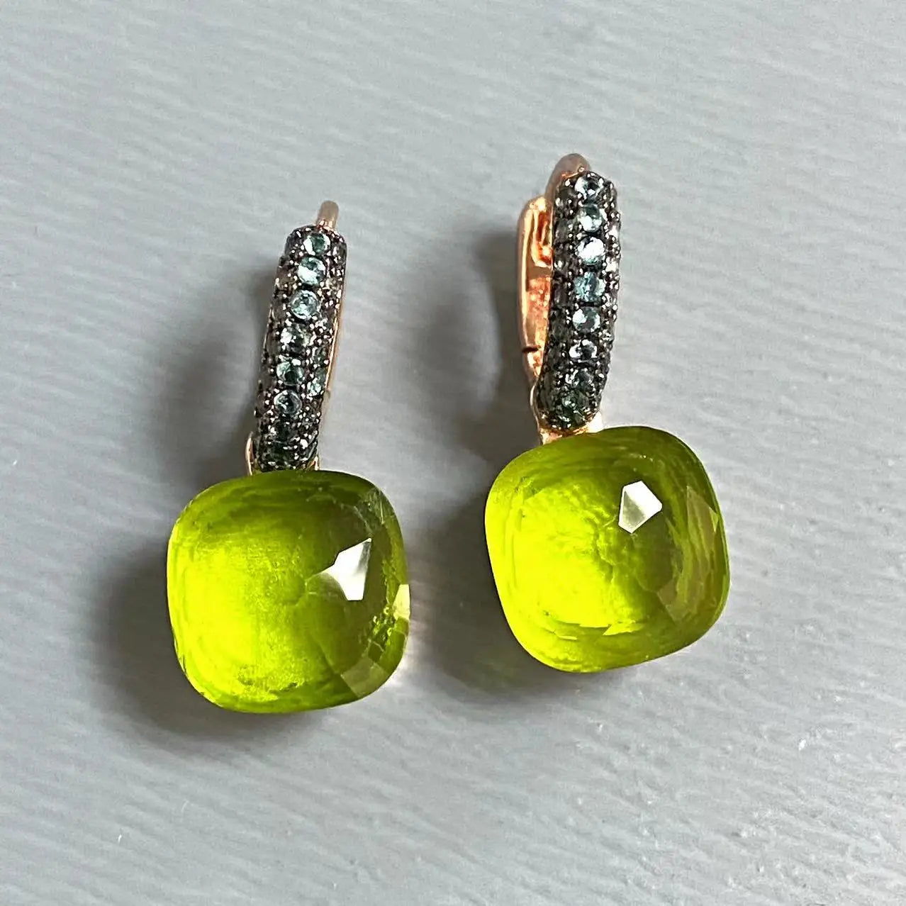 Classic Nudo Earrings