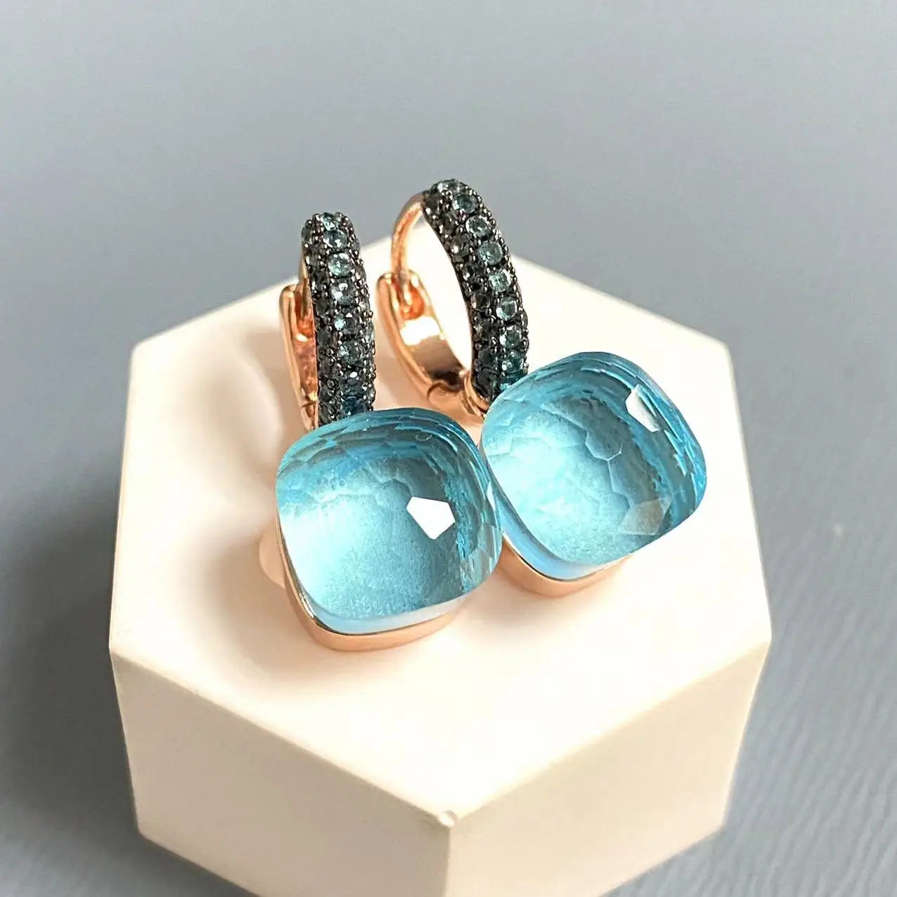 Classic Nudo Earrings