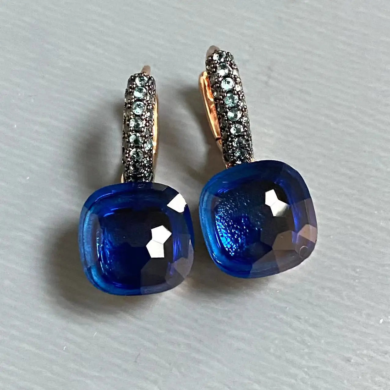 Classic Nudo Earrings