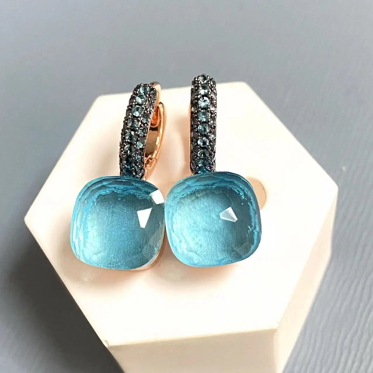 Classic Nudo Earrings