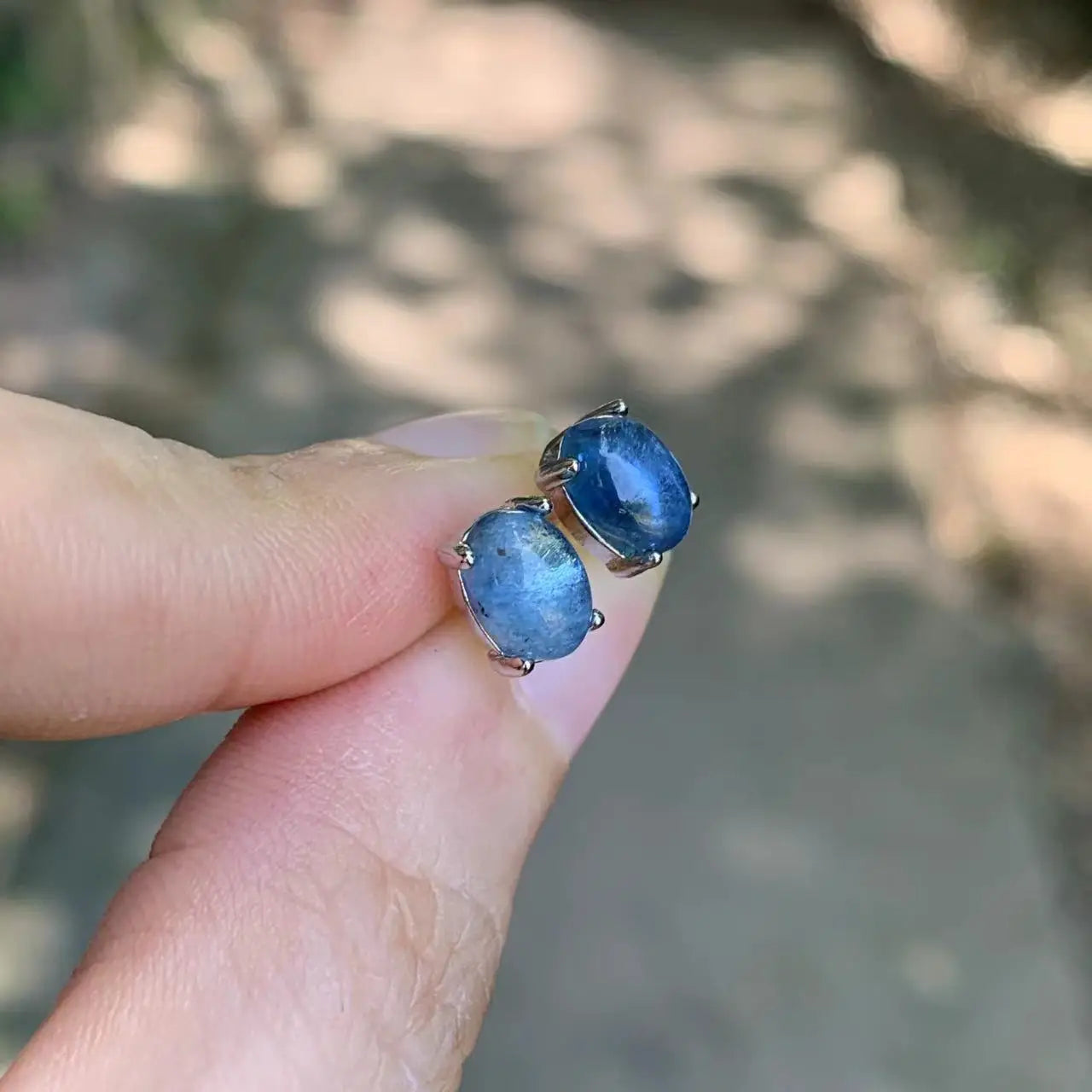 STONE Oval Stud Earrings