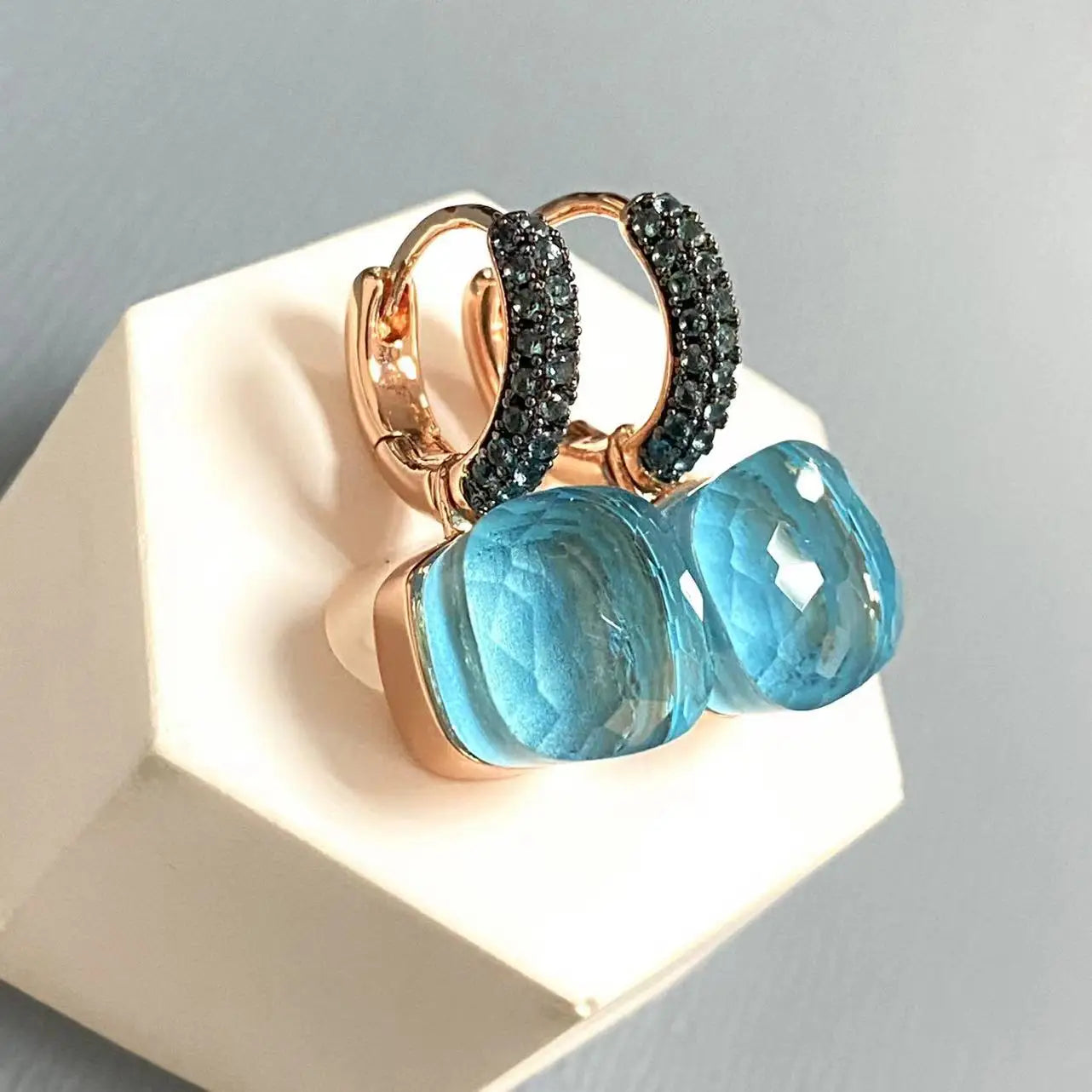 Classic Nudo Earrings