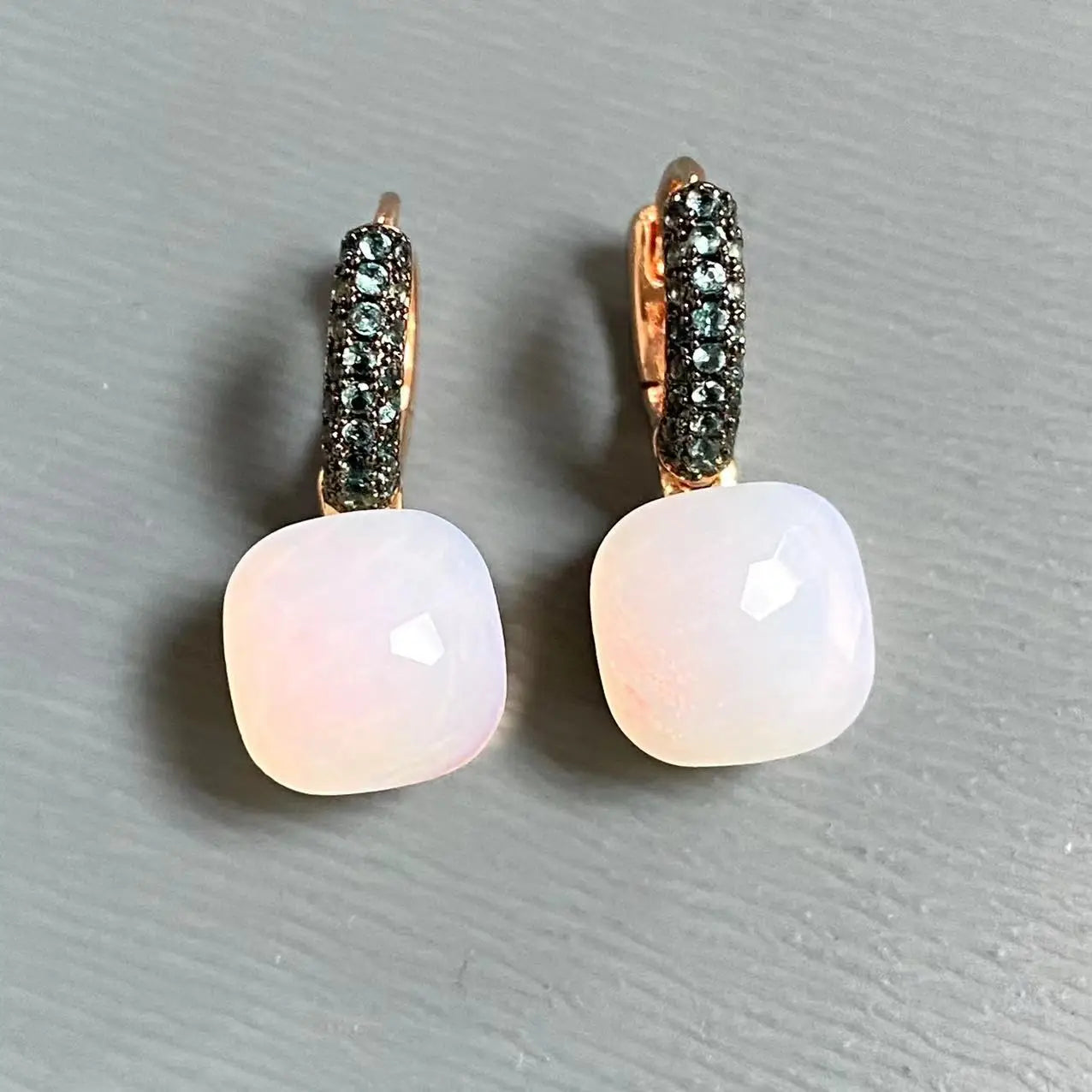 Classic Nudo Earrings