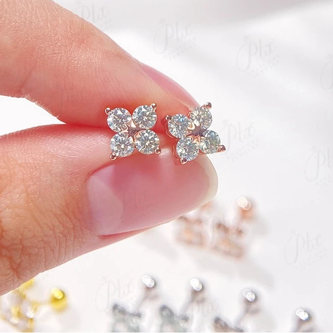 Clover Shape Jewel Classic Ear Stud