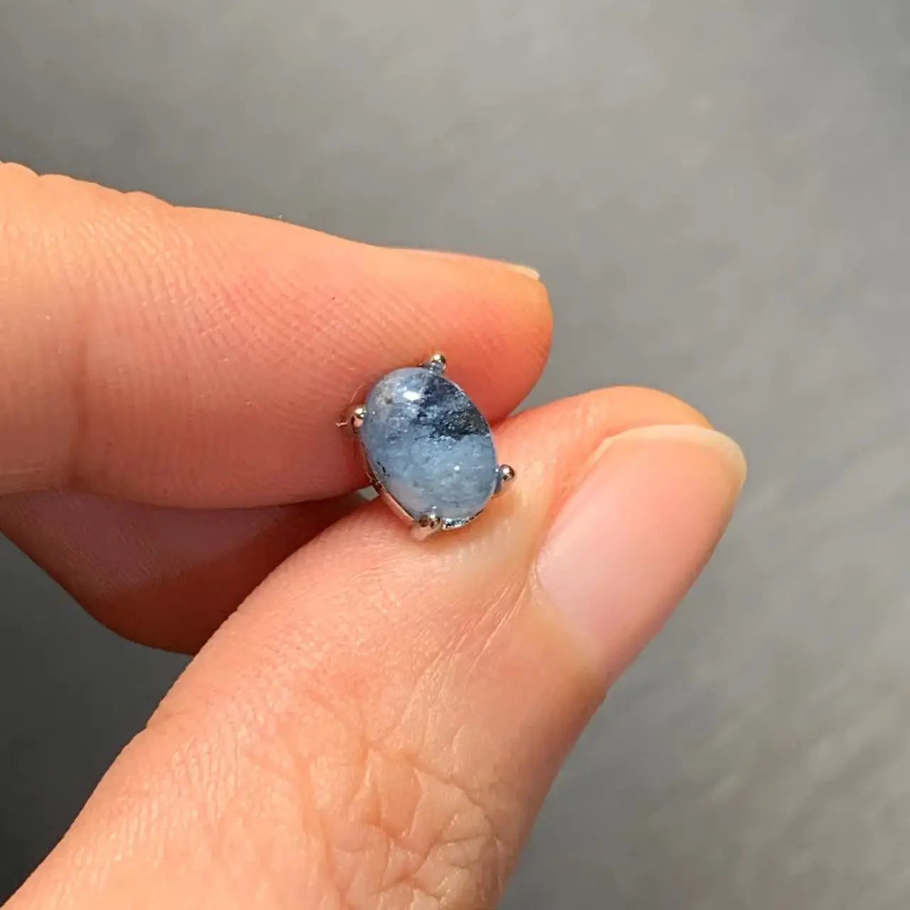 STONE Oval Stud Earrings