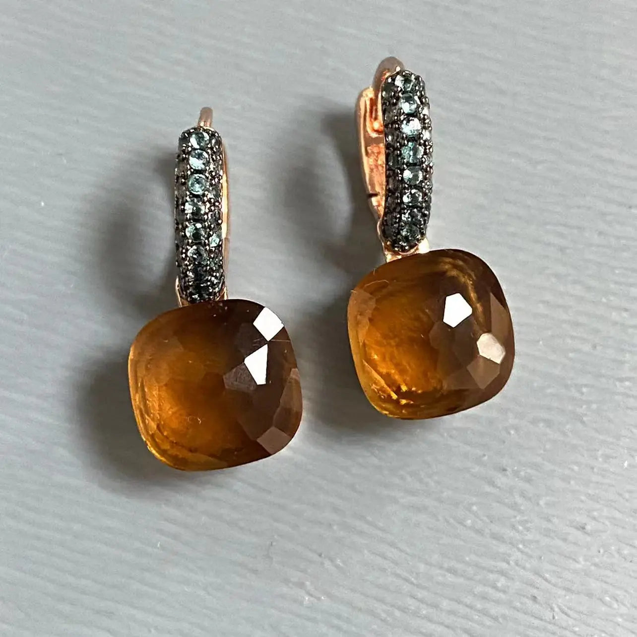 Classic Nudo Earrings