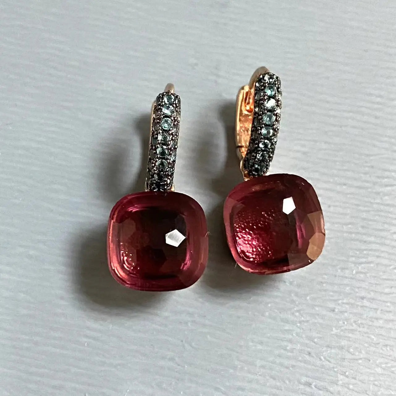 Classic Nudo Earrings